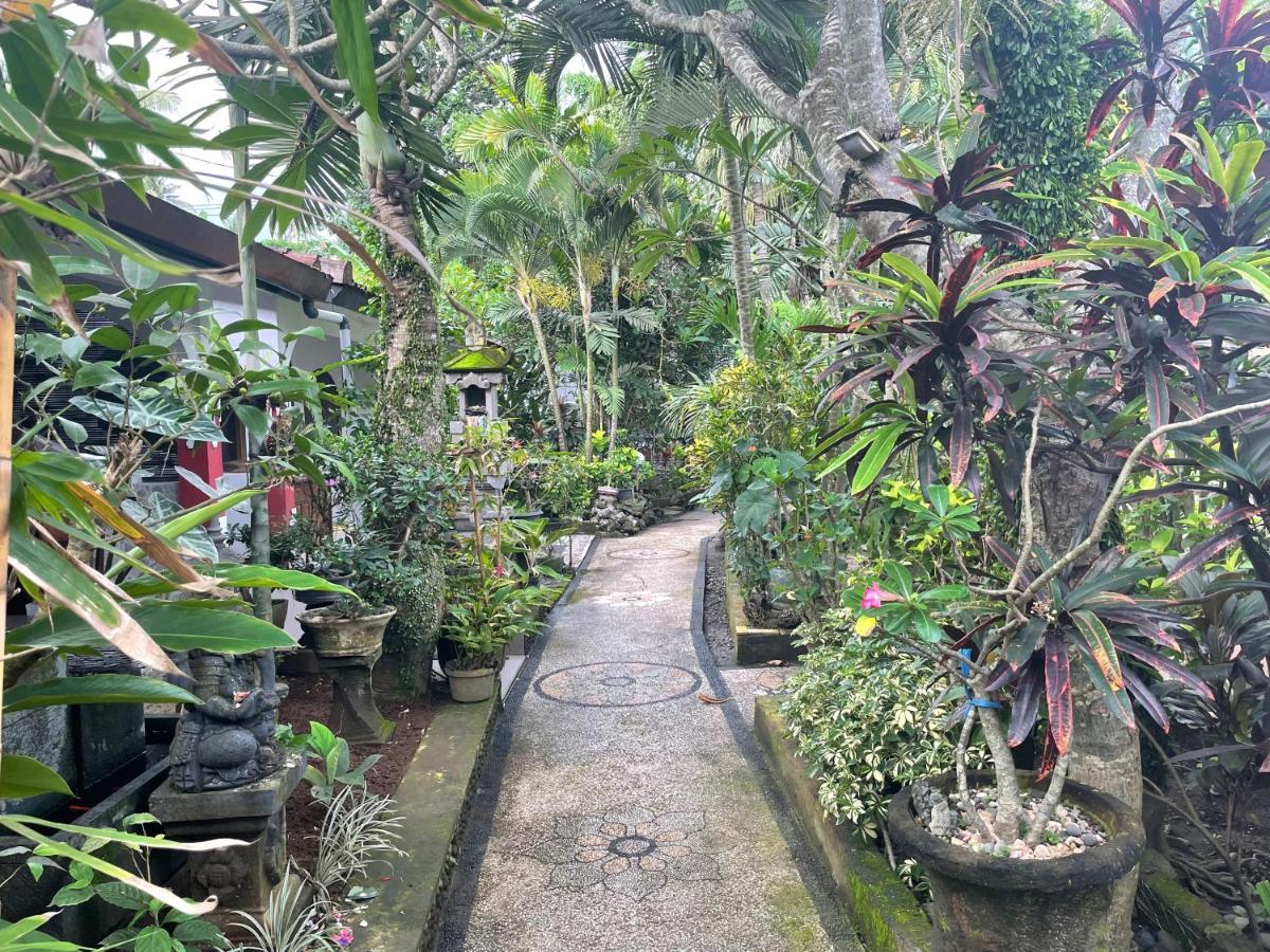 Catra Homestay Beach Apartments Candi Dasa  Ngoại thất bức ảnh