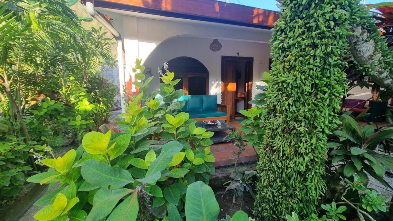 Catra Homestay Beach Apartments Candi Dasa  Ngoại thất bức ảnh