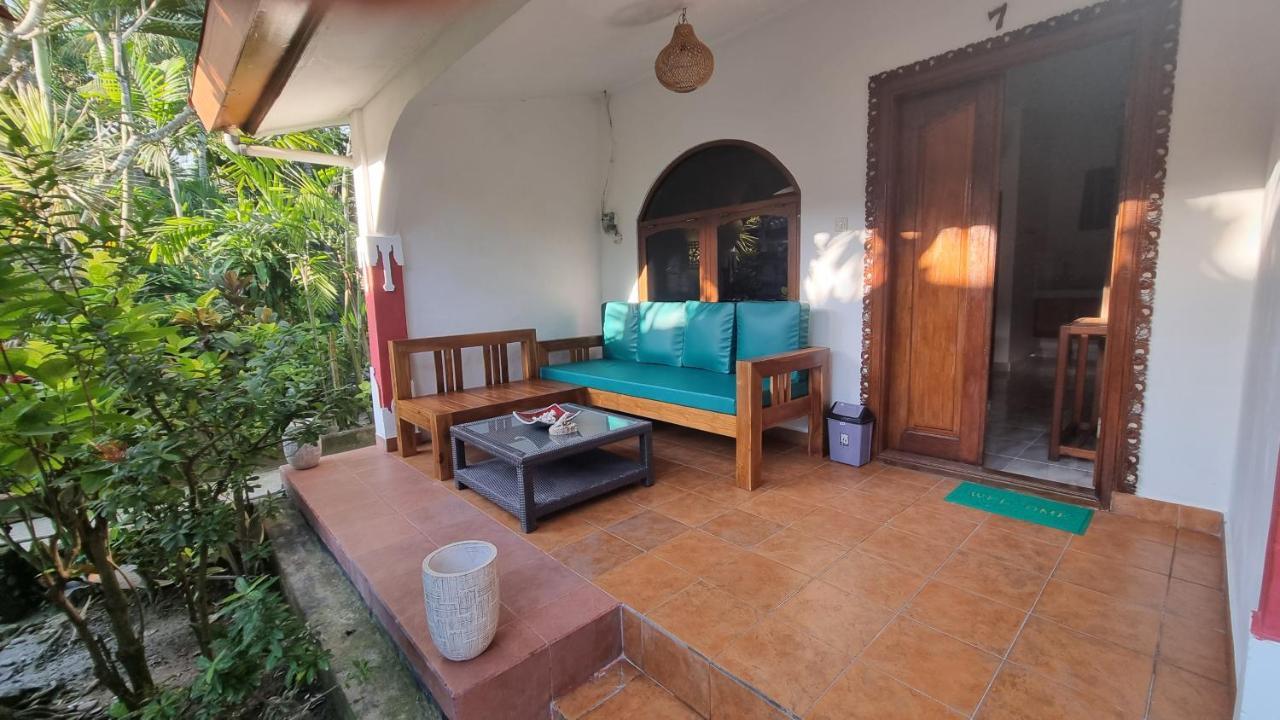 Catra Homestay Beach Apartments Candi Dasa  Ngoại thất bức ảnh