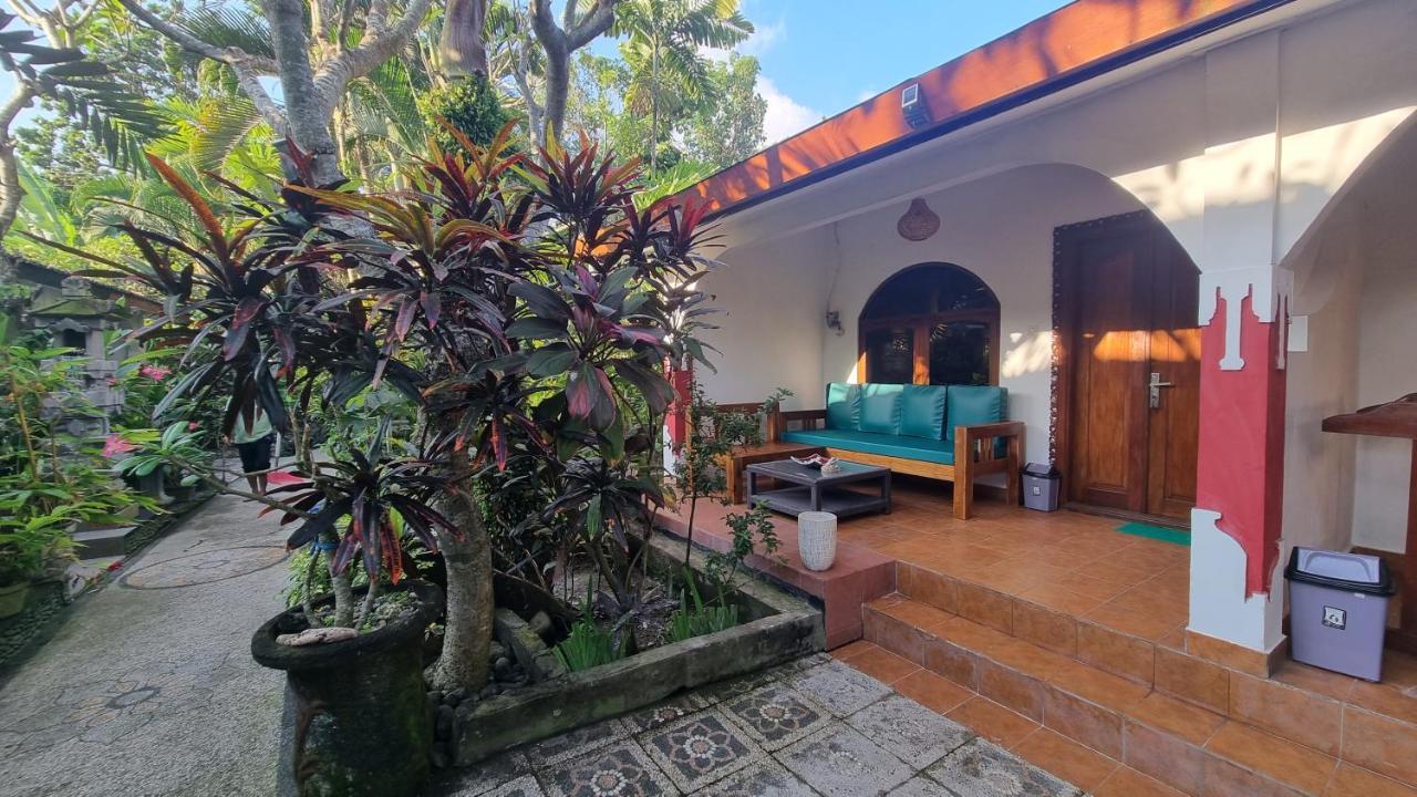Catra Homestay Beach Apartments Candi Dasa  Ngoại thất bức ảnh