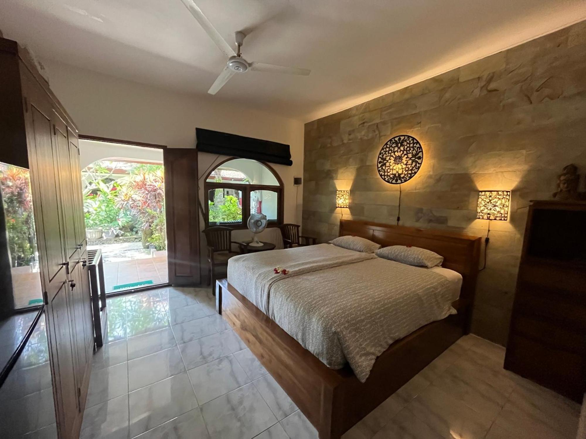 Catra Homestay Beach Apartments Candi Dasa  Ngoại thất bức ảnh